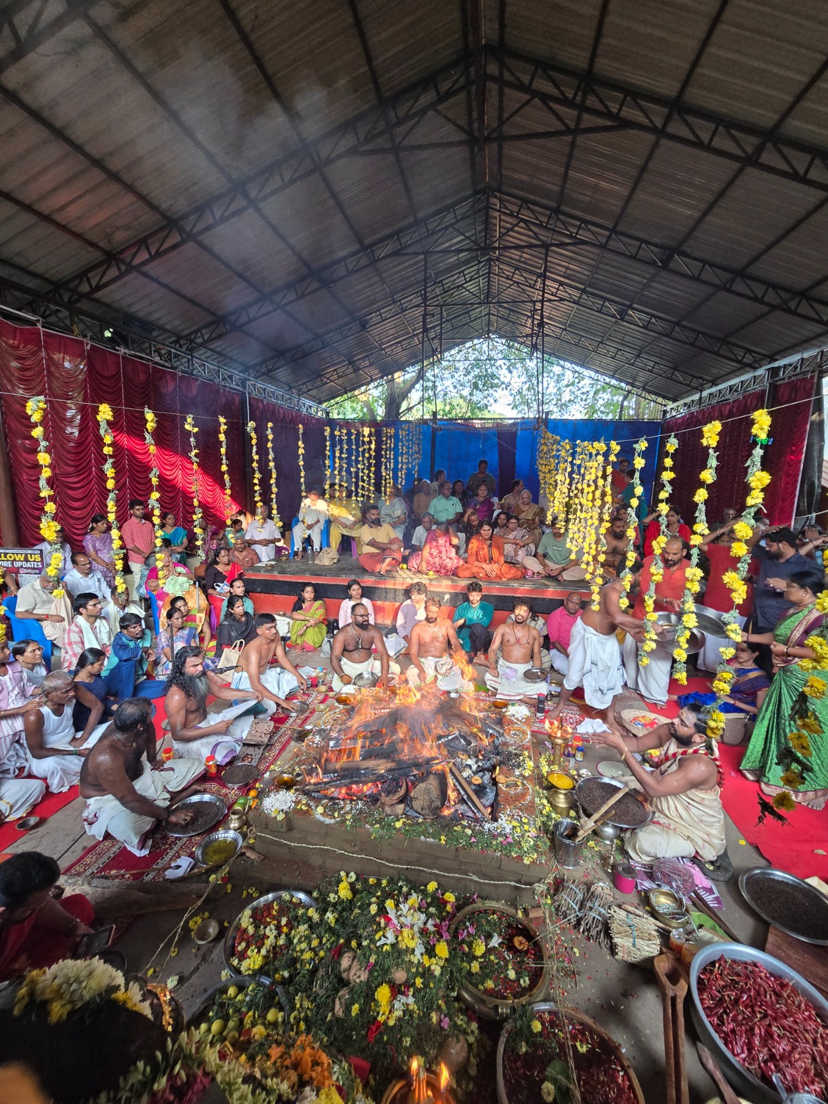 Maha Pratyangira Homam priest performing ritual